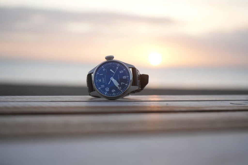 パネライ新作「サブミッシブル GMT」スケルトン仕様登場