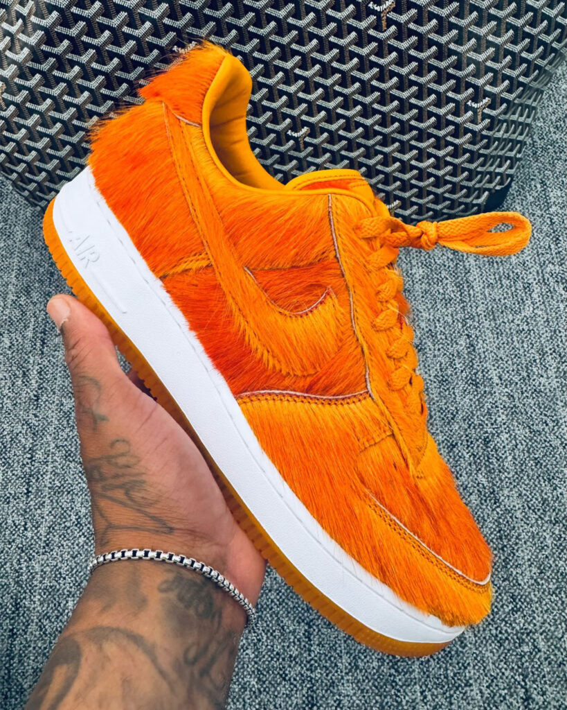 Nike Air Force 1 “Shoe Dog”、フィル・ナイトの愛車グリーン・プリムスをモチーフに