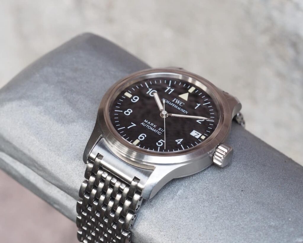 Omega Speedmasterはなぜムーンウォッチ？歴史・価格・入手方法解説